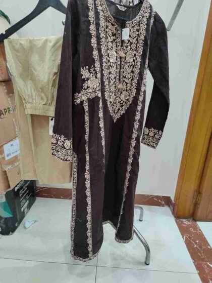 sapphire embroidred lawn 2 pc